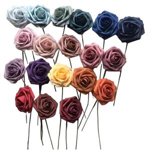 Flores artificiales de espuma PE de 7 cm con tallo, tipo rosa - Product Image 1