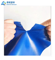 Tissu de bâche en polyester 100% enduit de PVC tissé uni en gros, 550-900GSM, résistant aux déchirures, imperméable, pour couverture de camion, de voiture, pour filles