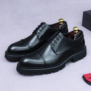 Nouvelles chaussures noires décontractées pour hommes, style brogue britannique, version coréenne, plateforme, avec fonction de rehaussement de la taille, tendance et élégantes. - Product Image 6