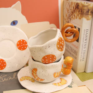 Ensemble tasse et soucoupe à café en céramique de forme irrégulière, peintes à la main, personnalisables, écologiques, pour le thé de l'après-midi - Product Image 5