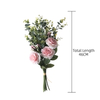 DY1-2300 Fleurs Artificielles Soie Roses Eucalyptus Bouquet Faux Arrangement De Fleurs Pièce Maîtresse pour La Maison Et La Ferme Décor