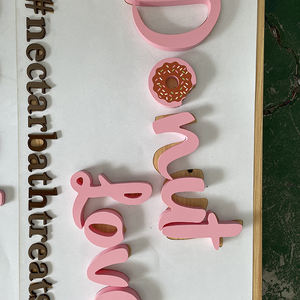 Letras acrílicas del alfabeto acrílico de pintura cortada con láser 3D para decoración de negocios y publicidad - Product Image 3