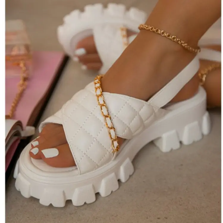 Sandals women's plus size cross buckle chain trim leaky toe cross small fragrance diamond plaid beach sandals