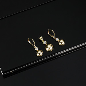 Juego de Aretes Colgantes Geométricos Chapados en Oro de 14K, Aretes de Zirconia Cúbica de Estilos Variados para Mujer, Joyería de Moda - Product Image 6