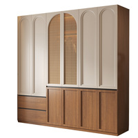 Armoire sectionnelle antique de style mi-médiéval en bois massif et rotin avec portes battantes amovibles pour chambre à coucher