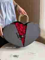 Dubbele Liefde Hand Gehouden Valentijnsdag Gootsteen Proof Bloem Geschenkdoos Fruit Metgezel Geschenkdoos