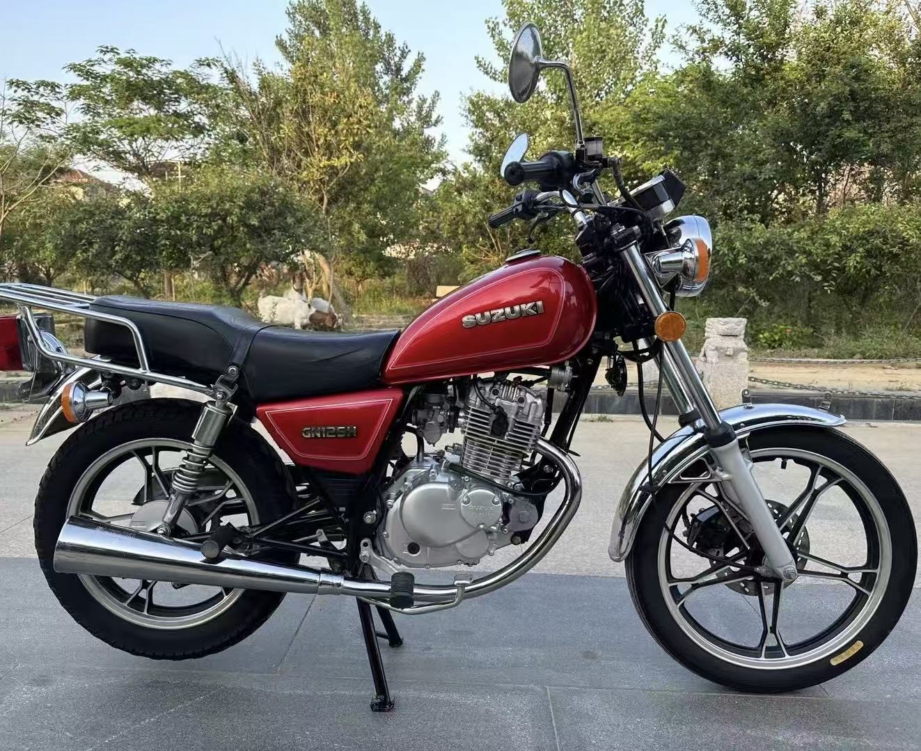 Suzuki GN125 with High-end Disc Brakes and Dual Electric Start