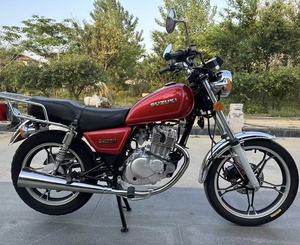 Suzuki GN125 con Frenos de Disco de Alta Gama y Sistema de Arranque Eléctrico Doble - Product Image 1