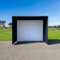 Enceinte de simulation de golf personnalisée Misign avec logo, écran d'impact et projecteur pour usage commercial ou personnel