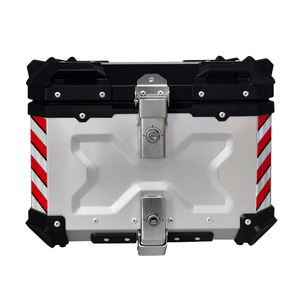 Boîte à bagages arrière et top-case pour moto Braden en alliage d'aluminium argenté, capacité 45L, neuf, garantie 1 an - Product Image 1