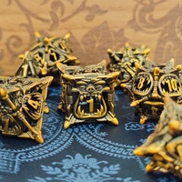 Jeu de dés en métal RPG D20 DND avec logo personnalisé, design creux, forme polyédrique de l'usine pour jeux de société Donjons Dragons