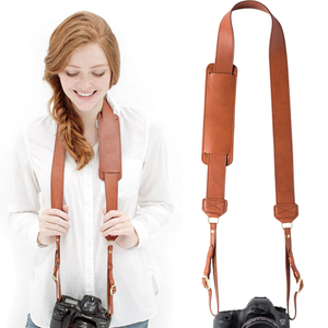 Sangle de cou pour <span class=keywords><strong>appareil</strong></span> <span class=keywords><strong>photo</strong></span> en cuir marron avec logo personnalisé et cordon pour une large gamme d'appareils <span class=keywords><strong>photo</strong></span> polarisés <span class=keywords><strong>Polaroid</strong></span> - Product Image 1