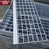 Marches d'escalier et marches de marchepieds en acier galvanisé antidérapant, soudées, modernes et durables pour passerelles