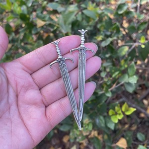 Spilla per capelli a forma di spada medievale, in lega di zinco placcata argento antico, stile gotico da guerriero, per donne, cosplay, regalo quotidiano - Product Image 4