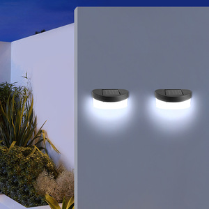Lámparas solares decorativas para cercas exteriores de Xinyao Electric Appliances, luces de pared para patio y villa - Product Image 2