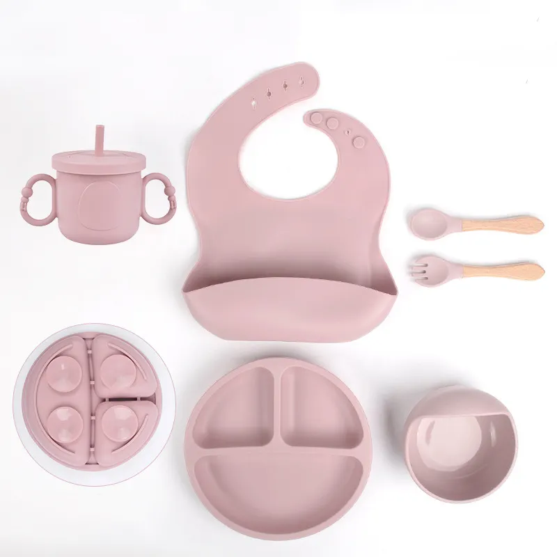 Assiette divisée en silicone pour l'alimentation des bébés bavoirs ventouse tasse avec paille ensemble de vaisselle pour bébés pour tout-petits