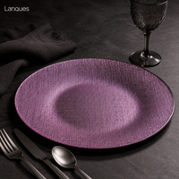 Assiette de présentation ronde en verre texturé lin violet, sous-assiette décorative pour la mise en scène de table de mariage et de banquet