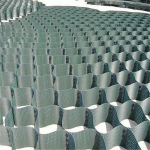 Grille <span class=keywords><strong>de</strong></span> paddock <span class=keywords><strong>de</strong></span> ferme géogrille système <span class=keywords><strong>de</strong></span> stabilisation perméable à la profondeur pour cheval geocell hangar base lumière véhicule allée <span class=keywords><strong>parking</strong></span> - Product Image 4