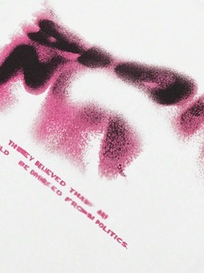 T-shirt blanc décontracté à col rond et manches courtes avec personnalisation de lettrage flou disponible, adapté aux hommes et aux femmes. F10 - Product Image 3