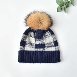 Bonnets d'hiver en laine tricotés avec <span class=keywords><strong>pompon</strong></span> en fourrure véritable pour femmes, <span class=keywords><strong>bonnet</strong></span> ample à motif écossais et à manchettes larges, en stock - Product Image 2