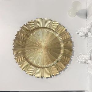Piatto Decorativo in Stile Europeo Imitazione Ceramica <span class=keywords><strong>per</strong></span> Matrimoni e Feste, Bordo Dorato, Decorazione Artigianale, Piatto <span class=keywords><strong>per</strong></span> Frutta Dorato Lucido di Alta Gamma - Product Image 2