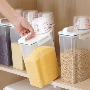Contenedor de Arroz Hermético de 2.5L con Cuatro Botones, a Prueba de Humedad, para Almacenamiento de Arroz Enlatado, Granos y Cereales - Product Image 1