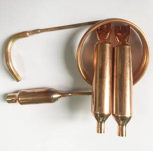 Acumulador de Cobre para Refrigeración SP, Entrada 1/4, Salida de Tres Orificios 1/8, Filtro, Modelo SP1/4*3, Conexión por Soldadura - Product Image 5