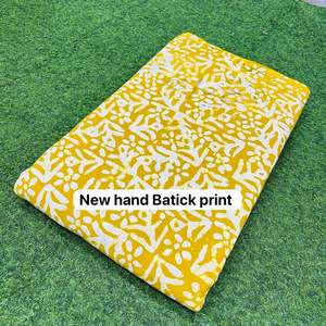 Tela de Algodón Estampada Batik Suave y Lisa de 48 Pulgadas de Ancho para Prendas de Moda, Bufandas, Fundas de Almohada y Costura en el Hogar - Product Image 1