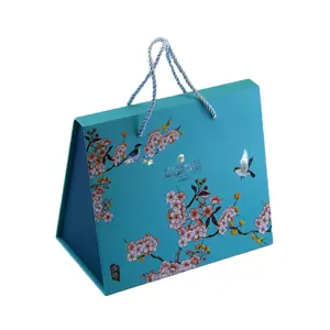 Boite en carton de luxe avec logo personnalisé, nouveau, en forme de triangle, pour emballage de boîte-cadeau de rose, livraison gratuite - Product Image 1