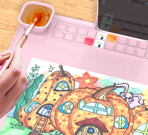 แผ่นรองวาดภาพซิลิโคน OEM & ODM ปลอดสาร BPA พร้อมถ้วยสำหรับเด็ก แผ่นรองงานศิลปะซิลิโคนแบบกำหนดเอง แผ่นรองวาดภาพนุ่ม ทนทาน - Product Image 2