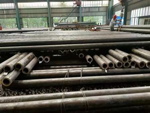 Tuyau en acier sans soudure, tubes en alliage 12 CrMo, haute pression, ASTM A213 Grade T11 T12, tuyau de chaudière sans soudure, application API pour le transport de pétrole - Product Image 3