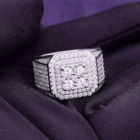 Bague Chevalière Homme en Argent Sterling 925 avec Triple Halo et Grappe de Moissanite GRA D Color Bling Iced Out, Passe le Testeur de Diamant
