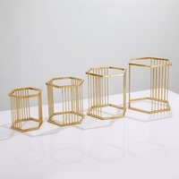 Support de présentation alimentaire décoratif moderne en acier inoxydable doré Gehong, forme hexagonale creuse, pour hôtels et restaurants