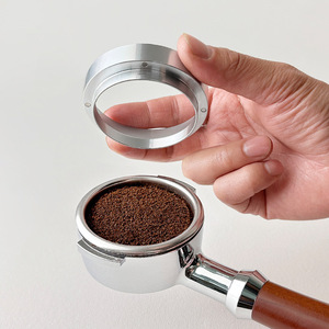 Anneau distributeur de poudre pour machine à expresso 51 53 58 mm, accessoire universel magnétique pour porte-filtre - Product Image 3