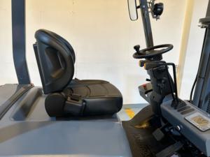 סין הליי קטן 1.5 חשמלי מלגזה cpd15 ארבעה גלגלים מנוע מושב ac מנוע מושב 6 מ 'הרמת גובה החווה בשימוש מזרן - Product Image 5