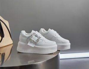 Женские модные белые туфли со стразами и стразами на толстой подошве - Product Image 1