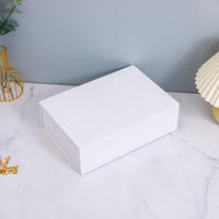 Boîte rigide magnétique avec logo personnalisé Emballage personnel Grande boîte de papier ruban de luxe blanc avec fermeture magnétique Boîte cadeau