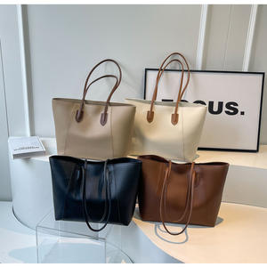 Femmes en cuir PU grande capacité messager épaule bandoulière sac fourre-tout à la mode unique fermeture éclair sac à main hiver sortie magasin - Product Image 5