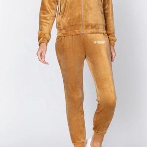 Ensemble de survêtement deux pièces en velours pour femmes, fabriqués à partir de matériaux de la plus haute qualité, survêtement pour femmes pour Offre Spéciale - Product Image 2