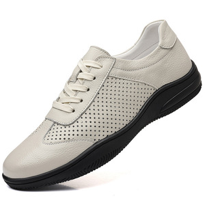 รองเท้าวิ่งหนังผู้ชายสีขาวสีดำแบบมีรูระบายอากาศแบบผูกเชือก รองเท้ากีฬาลำลองระบายอากาศได้ดี ใส่ได้ทุกฤดูกาล ทนทานต่อการสึกหรอ เหมาะสำหรับการเดินทาง - Product Image 5