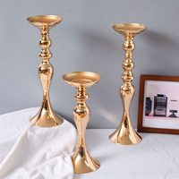 Accessoires de décoration de mariage en métal doré Vase à fleurs de grande taille Support de pièce maîtresse de mariage Bougeoir en or