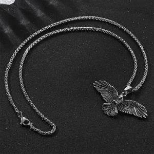 Collier en gros pour hommes avec pendentif hibou volant Trickskulls en argent et acier inoxydable, avec ailes d'oiseau, corbeau, éagle - Product Image 5