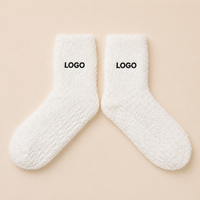 Chaussettes en chenille douces antidérapantes personnalisées pour hommes avec logo brodé pour l'hiver, la maison, le salon, cadeau chaud, vente en gros OEM