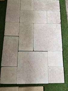 Carreaux de sol en pierre calcaire à motif français, pierre calcaire vieillie, polie, chisellée, carrelage en marbre vieilli - Product Image 4