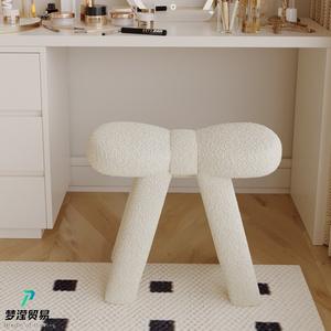 Taburete de Maquillaje Color Crema, Silla de Maquillaje Moderna y Minimalista, Base de Madera Sólida para Uso en el Dormitorio o Tocador - Product Image 4