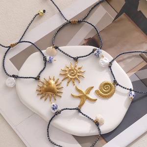 BD-D1097 Muses Jewels Bracciale Trendy con Ciondolo a Conchiglia e Lumaca Marina Placcato Oro, Non Ossidabile, con Cordino, Stile Oceano e Spiaggia - Product Image 2