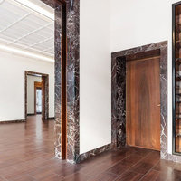 Cadre de porte en marbre naturel de style nordique, Rosso Levento violet, simple.