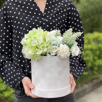 Boîte Cadeau Luxe en Velours en Forme de Cœur pour Fleurs – Vente en Gros Chine – Coffrets de Bouquets Fantaisie Colorés pour Expédition – Boîtes à Fleurs Beige