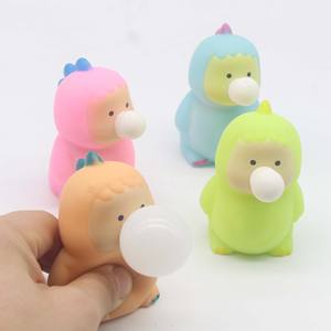 Jouets sensoriels anti-stress, adorable poupée animale en PVC, jouet à bulles à souffler, jouet à presser pour les enfants de 5 à 7 ans, Noël, Halloween - Product Image 4