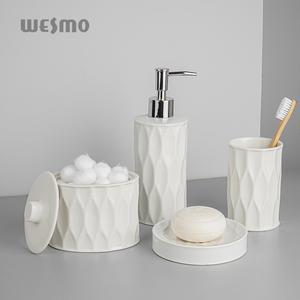 <span class=keywords><strong>Set</strong></span> di accessori da <span class=keywords><strong>bagno</strong></span> in porcellana <span class=keywords><strong>Set</strong></span> da <span class=keywords><strong>bagno</strong></span> con porta spazzolino da denti arredamento <span class=keywords><strong>bagno</strong></span> di lusso - Product Image 4